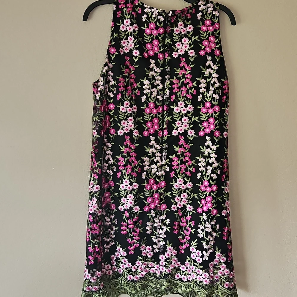 Tahari Floral Embroidered Dress‎ 8P - Picture 5 of 5